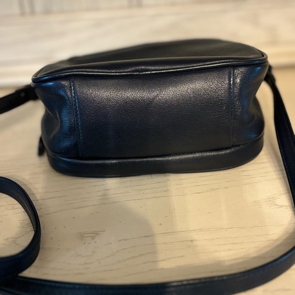 Small Etienne Aigner Leather Shoulder Purse - Picture 2 of 6